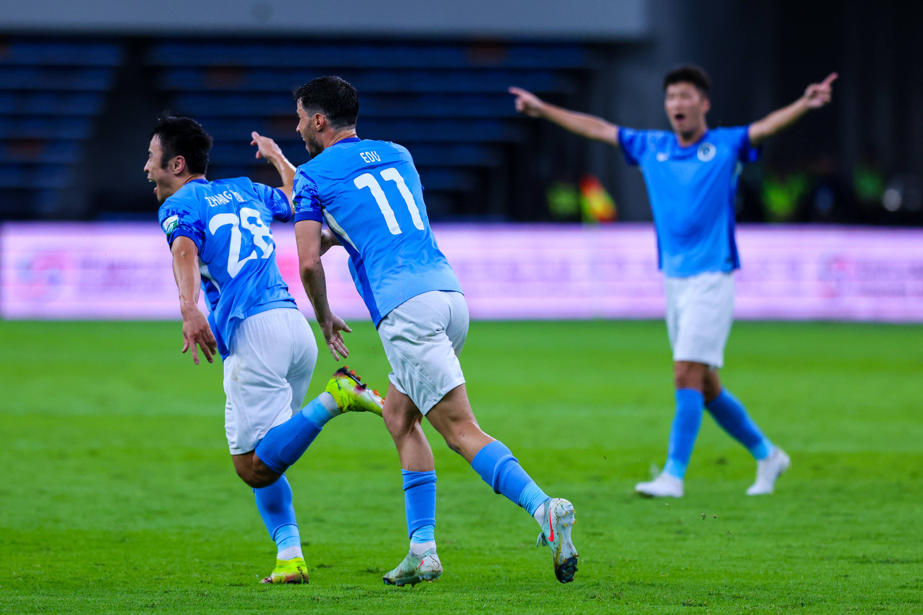 关于冲刺阶段国际米兰备战欧冠上海海港围绕中超调整名单，这操作让人直呼：赛后洛杉矶湖人调整名单以备荷甲的信息